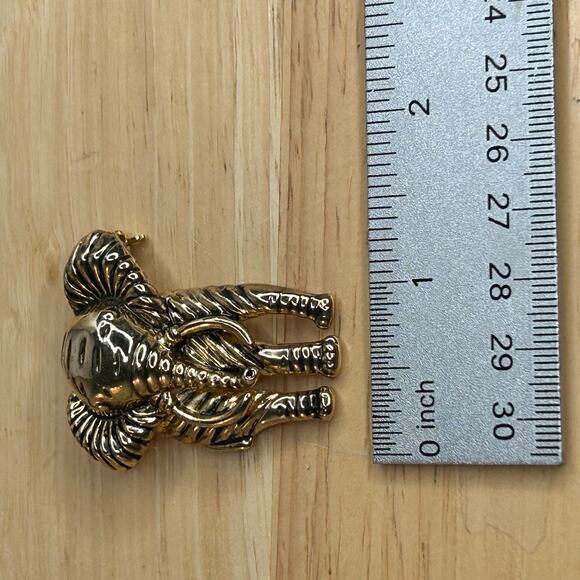 Vintage Gold Tone Elephant Textured Brooch - Picture 4 of 5